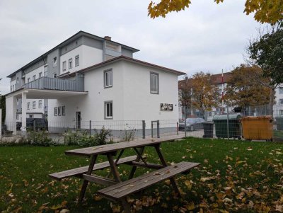 Helle 5-Zimmer-Wohnung mit großer Dachterrasse, eigenem Eingang und Weitblick über das Textilviertel
