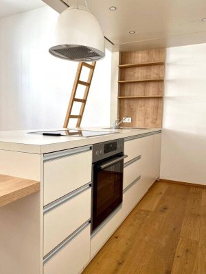 44m² City-Apartment in Altbau, Lift, Luftwärmepumpe &amp; einzigartiger Küche - nur 299.000€