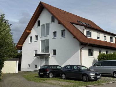 Schöne und gepflegte 3 - Zimmer - Wohnung mit Balkon und Stellplatz