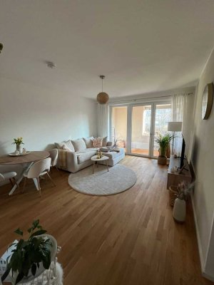 Geschmackvolle, neuwertige 2,5-Zimmer-Wohnung mit gehobener Innenausstattung mit EBK in Ahrensburg