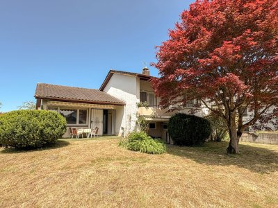 Großes Grundstück mit älterem Einfamilienhaus in Ruhelage