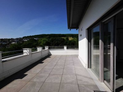 Luxuriöse Penthouse Wohnung mit großer Dachterrasse und Aufzug bis in die Wohnung in Kaan Marienborn