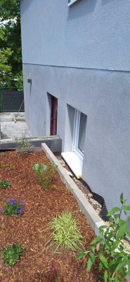Einliegerwohnung mit eigenem Zugang/Erstbezug nach Sanierung