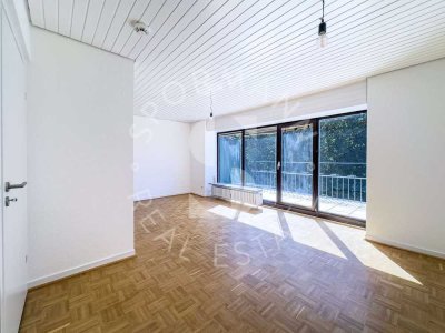 Vollständig renovierte Dachgeschosswohnung in bester Lage