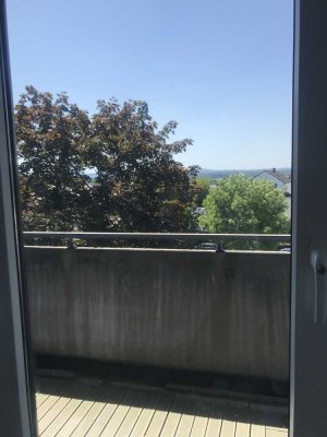 Schöne, helle Wohnung mit einem Zimmer sowie Balkon und Einbauküche in Pohlheim