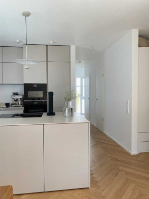 Exklusive Maisonette-Wohnung mit Dachterrasse, Einbauküche und TG-Stellplatz - Zentral in Landau
