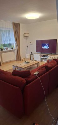 Stilvolle, gepflegte 5-Zimmer-Wohnung mit EBK in Geltendorf