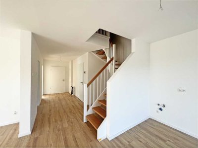 OFFENE BESICHTIGUNG AM SAMSTAG, 19.07.25 UM 18 UHR!
MAISONETTE: ZUHAUSE DER BESONDEREN ART!
4 Zimm