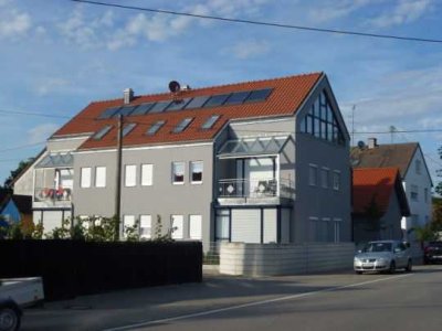 Schöne 4 Zimmer-Wohnung mit Gartenanteil, frei ab September