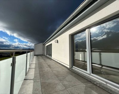 Exklusive Luxus-Wohnung !!! 4,5-Raum im 1.OG / DG mit riesiger Dachterrasse in Borna