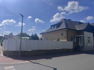 Ein Stück Reckenfelder Geschichte. Reihenendhaus mit viel Platz.