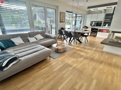 Penthouse Pur: Großzügige Fensterfronten mit Zugang auf die Westterrasse!