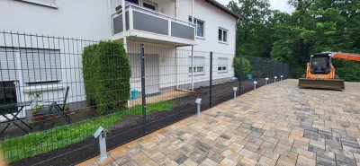 Erstbezug mit Balkon: Ansprechende 2-Zimmer-EG-Wohnung mit gehobener Innenausstattung in Pulsnitz