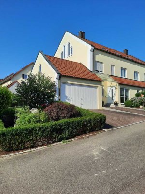 Exclusive Doppelhaushälfte mit gehobener Innenausstattung in Donauwörth/Riedlingen zu vermieten
