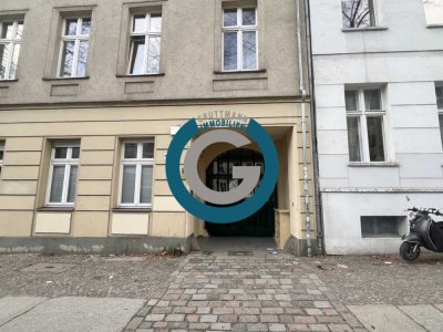 MITTEN IN MITTE - CHARMANTER ALTBAU MIT HOHEN DECKEN & PARKETT - ZUR ZEIT VERMIETET