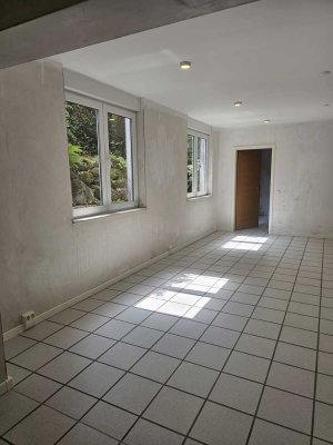 Helle 72 m² Souterrain-Wohnung mit eigenem Zugang