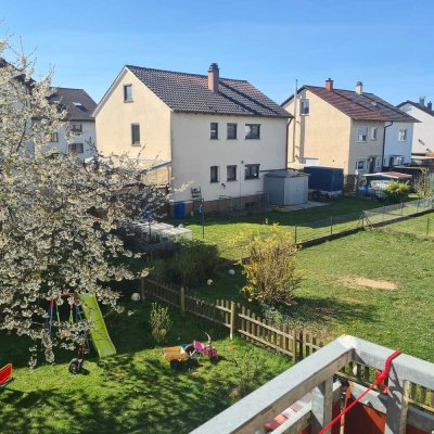 Zu Vermieten sonnige 4,5 Zi- Whg renovierte in Neckartenzlingen