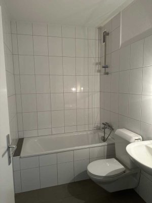 Wohnglück -renovierte 3 Zimmer-Wohnung