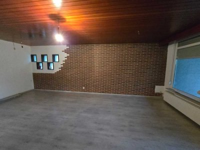 Helle 3 -Zimmer Wohnung mit großem Balkon