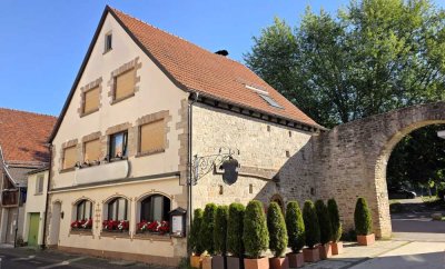 Gehobene Gastronomie und Wohnen im historischen Ambiente