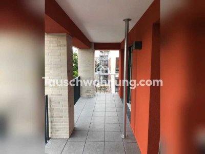 Tauschwohnung: Lichtdurchflutete Wohnung mit großem Balkon