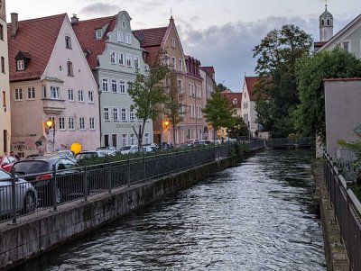 Erstbezug nach Sanierung: Stilvoll sanierte Altbauwohnung im Herzen von Augsburg