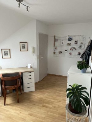 Geschmackvolle 2-Zimmer-Dachgeschosswohnung mit Balkon und EBK in Sulzbach