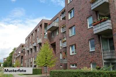 2 Mehrfamilienhäuser + Kapitalanlage +