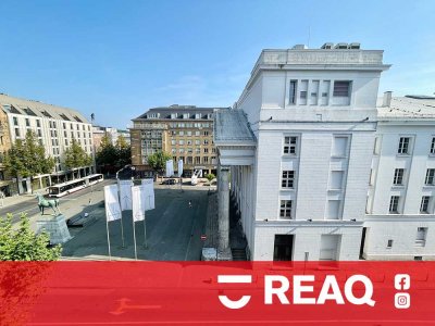 Wohnen am Theaterplatz: Teilmöblierte 1,5-Zimmer-Studentwohnung mit Einbauküche!