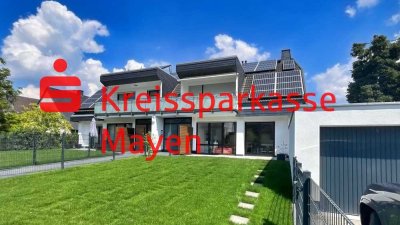 Helle und freundliche Eigentumswohnung im Obergeschoß mit 2 Balkonen.