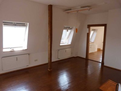 Tolle Dachgeschosswhg. mit Süd-West-Balkon + Holzkamin + EBK