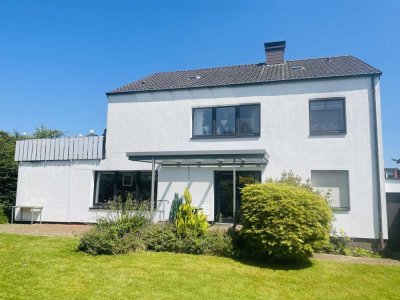 Freistehendes Zweifamilienhaus mit großem Garten in beliebter Wohnlage von Herten