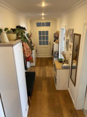 Attraktive und sanierte 6-Zimmer-Wohnung mit geh. Innenausstattung mit Balkon und EBK in Koblenz