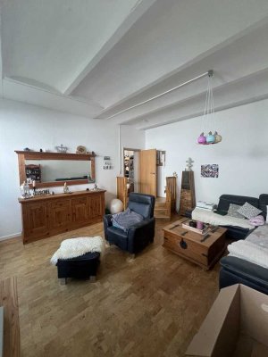 Große 2-Raum-Wohnung mit Tageslichtbad
