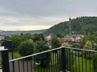 3,80m hohe Decken! Großzügige, helle 2,5-Zimmer-Wohnung mit Balkon und herausragender Aussicht