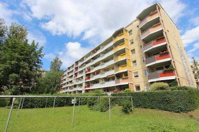 Gemütliche 2-Raumwohnung in Gera-Lusan mit Balkon und Aufzug.