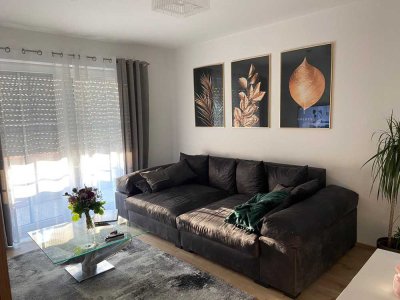 Gepflegte 2-Zimmer-Wohnung, Einbauküche kann abgelöst werden,  mit Balkon in Moosburg an der Isar