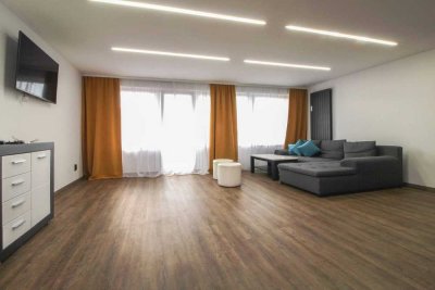 Top Modensierte, naturnahe 2-Zi.-ETW mit Balkon und Stellplatz