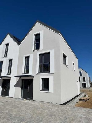 Familienfreundlich - Reiheneckhaus mit EBK im Umkreis Regensburg