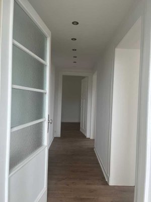 Altbau-Traum frisch renoviert – 3-Zi.-Wohnung mit Gartenblick!