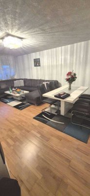 FFB Emmering, schöne, helle Eigentumswohnung im gepfl. Mehrfamilienhaus, Parkett, EBK, Balk/Loggia