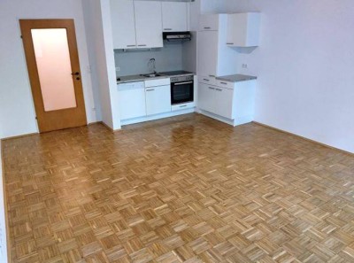 St. Leonhard: Ruhiger 1 ZIMMER-NEUBAU + Einbauküche + neuwertiges Bad mit Dusche / WC + nähe KF-Uni!