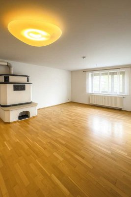 Sofort bezugsfrei! Einbauküche, Kamin, Einzelgarage und ein eigener Gartenanteil