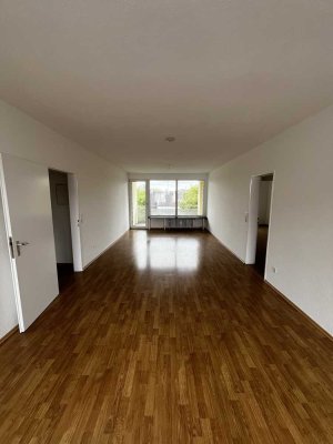 Helle 3-Zimmer Wohnung mit Balkon