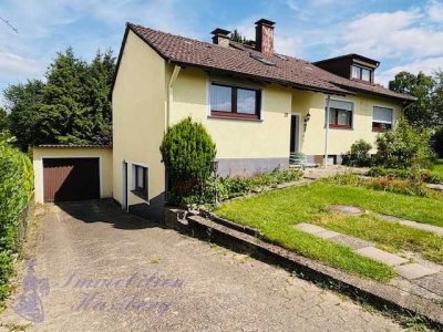Einfamilienhaus mit Einliegerwohnung in Stadt nahe Wohnlage von Detmold
