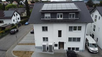 Exklusive 3 Zimmer Wohnung, EBK, Terrasse, Erstbezug