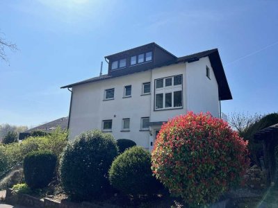 Charmantes Mehrgenerationenhaus mit traumhafter Aussicht – vielseitig nutzbar und sofort verfügbar