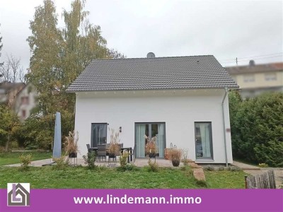 Top-Immobilie zur Vermietung: KFW- 40 Einfamilienhaus mit Grundstück und Garage