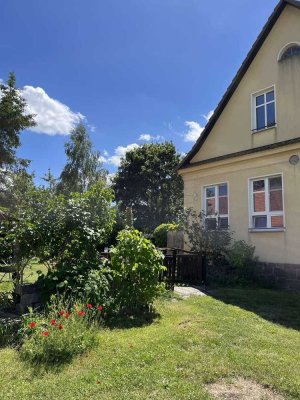 Sommerfrische in der Uckermark - Gemütliche Ferienwohnung in ehemaliger Dorfschule