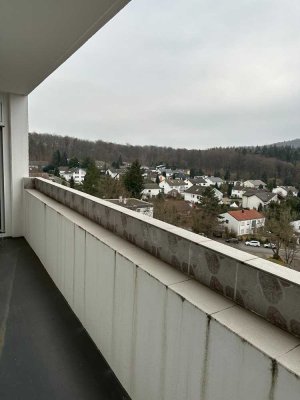 Helle 3 Zimmerwohnung mit Aufzug und Balkon
